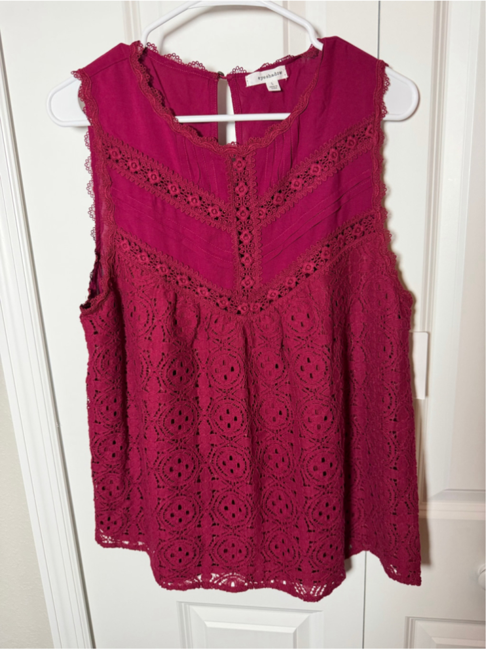 Eyeshadow Sleeveless Lace Blouse Maroon Size L NWT